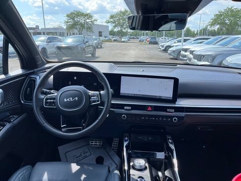 Certified 2025 Kia Sorento SX Prestige AWD/4WD image 23