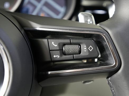 Certified 2023 Porsche Macan S image 23