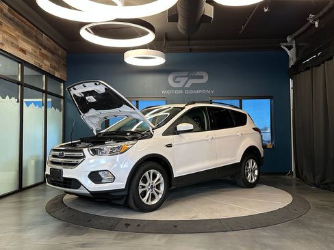 Used 2018 Ford Escape SE FWD image 25