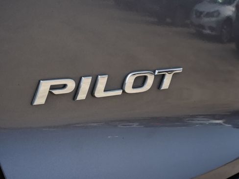 Used 2020 Honda Pilot Touring image 19