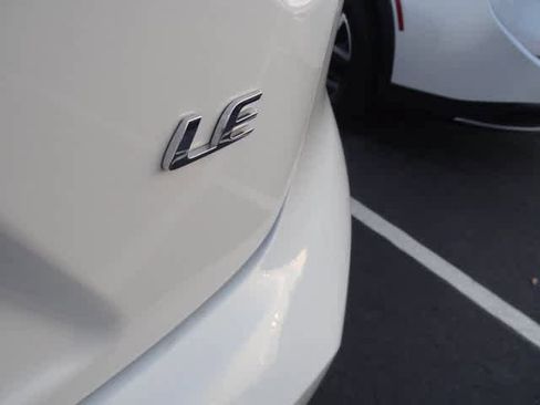 Used 2025 Toyota Corolla LE image 16