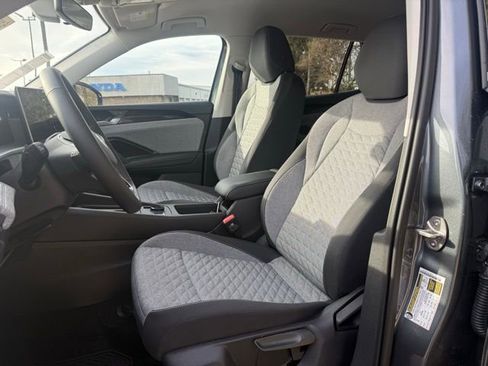 New 2026 Volkswagen Tiguan S image 9