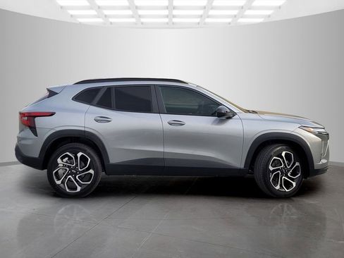 New 2026 Chevrolet Trax RS w/ Driver Confidence Package FWD image 3