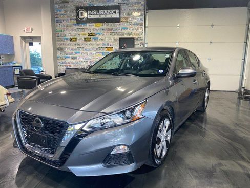 Used 2020 Nissan Altima 2.5 S FWD image 3