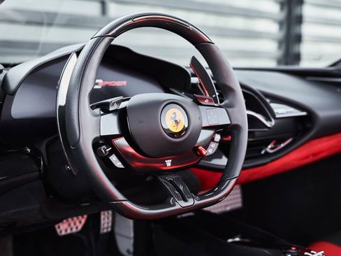 Used 2024 Ferrari SF90 Spider image 45