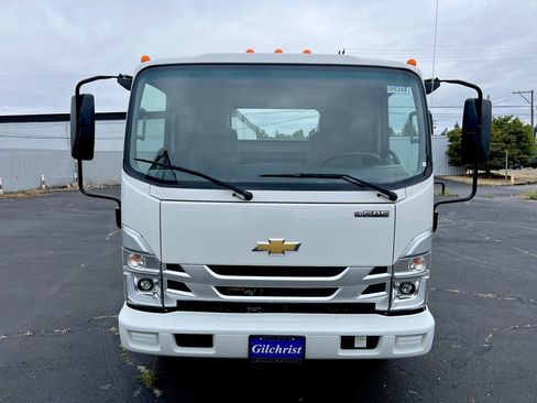 New 2025 Chevrolet Low Cab Forward image 15