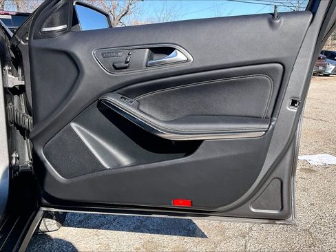 Used 2015 Mercedes-Benz GLA 250 4MATIC image 23