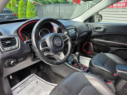 Used 2017 Jeep Compass Trailhawk w/ Leather Interior Group AWD/4WD image 13