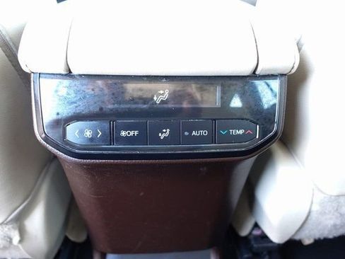 Used 2022 Toyota Highlander Limited image 30