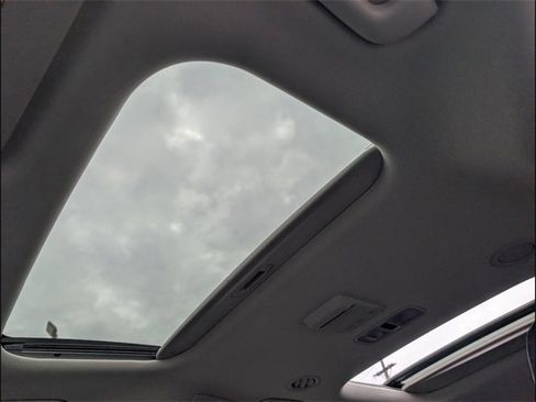 Certified 2022 Kia Carnival SX Prestige image 14