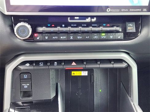 Used 2024 Toyota Sequoia Platinum image 14