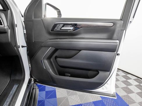 Used 2025 Chevrolet Tahoe LT image 17