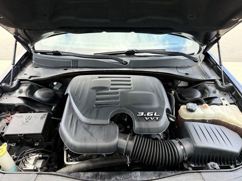 Used 2020 Chrysler 300 Touring w/ Driver Convenience Group RWD image 41