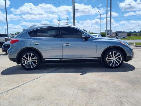 Used 2017 INFINITI QX50 2WD w/ Deluxe Touring Package image 8