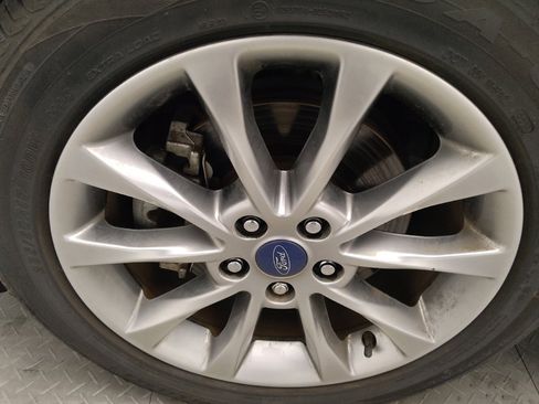 Used 2017 Ford Fusion SE w/ Fusion SE Technology Package image 31