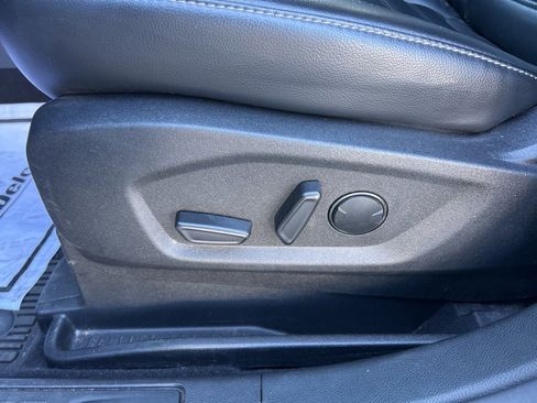 Used 2023 Ford Edge SEL w/ Convenience Package image 16