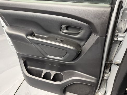 Used 2017 Nissan Titan SL image 43