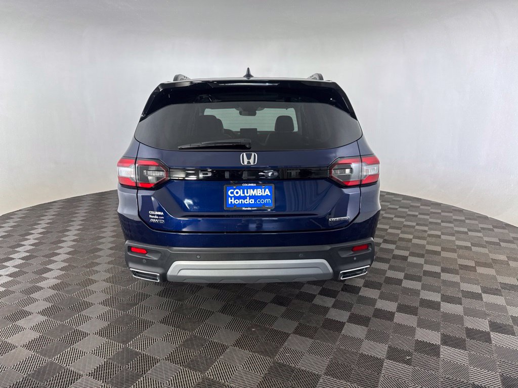 Used 2025 Honda Pilot Touring image 6