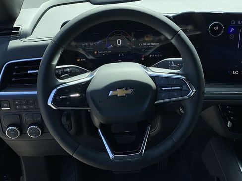 New 2026 Chevrolet Suburban Premier image 19