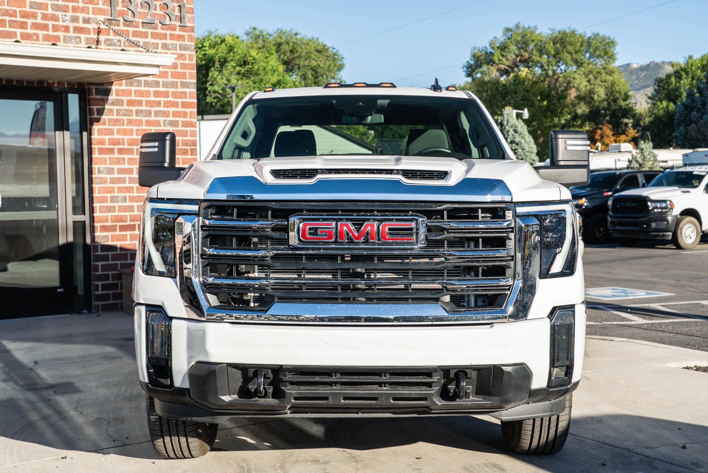 Used 2024 GMC Sierra 2500 Pro w/ Convenience Package AWD/4WD image 2