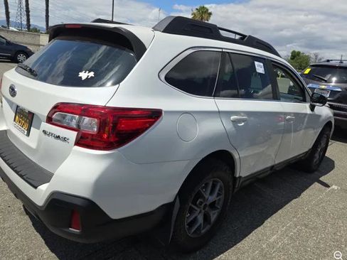 Used 2018 Subaru Outback 2.5i AWD/4WD image 4