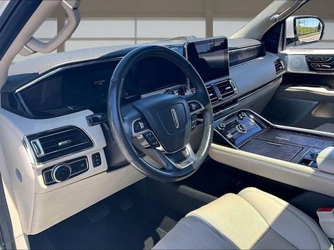 Used 2020 Lincoln Navigator Reserve w/ Equipment Group 208A Reserve AWD/4WD image 14