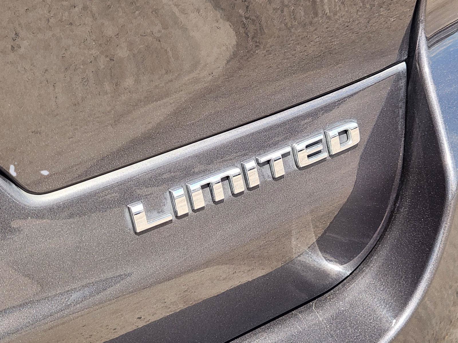 Used 2023 Jeep Grand Cherokee L Limited RWD image 12