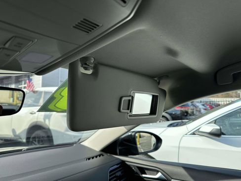 Used 2024 Volkswagen Jetta SE image 15