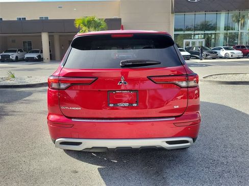 Used 2024 Mitsubishi Outlander SE image 10