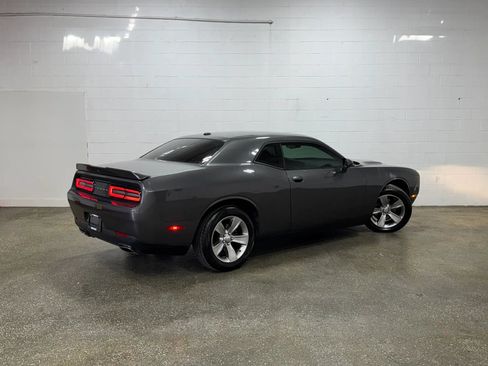 Used 2019 Dodge Challenger SXT RWD image 3