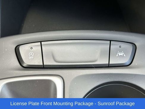 Used 2025 Chevrolet Trax RS w/ Sunroof Package image 9