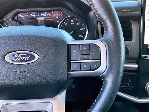 Used 2023 Ford Expedition XLT image 12