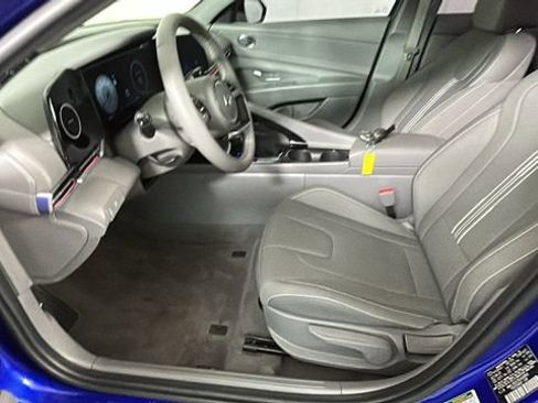 Used 2024 Hyundai Elantra SEL w/ Convenience Package FWD image 12