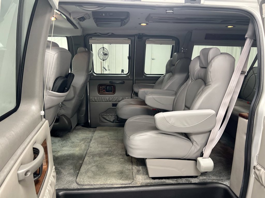 Used 2014 GMC Savana 1500 RWD image 21