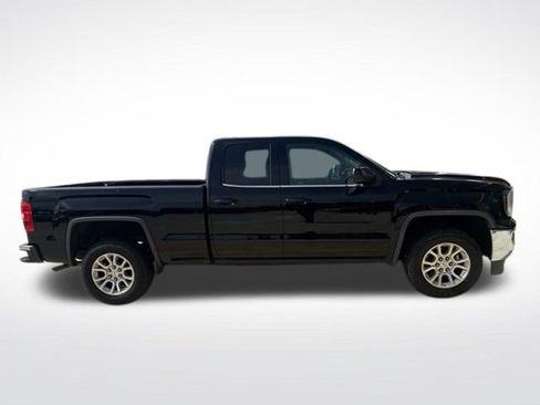 Used 2017 GMC Sierra 1500 SLE w/ SLE Value Package AWD/4WD image 6