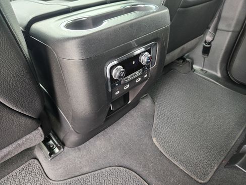 Used 2024 GMC Yukon Denali w/ Advanced Technology Package image 16