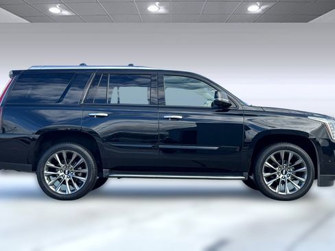 Used 2020 Cadillac Escalade Luxury w/ Escalade Sport Edition image 2