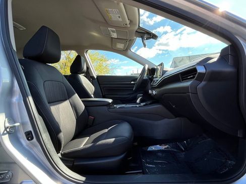 Used 2024 Nissan Altima 2.5 SV image 21