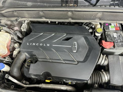 Used 2017 Lincoln MKX Reserve w/ Driver Assistance Package AWD/4WD image 30