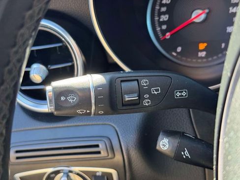 Used 2019 Mercedes-Benz GLC 300 4MATIC image 29