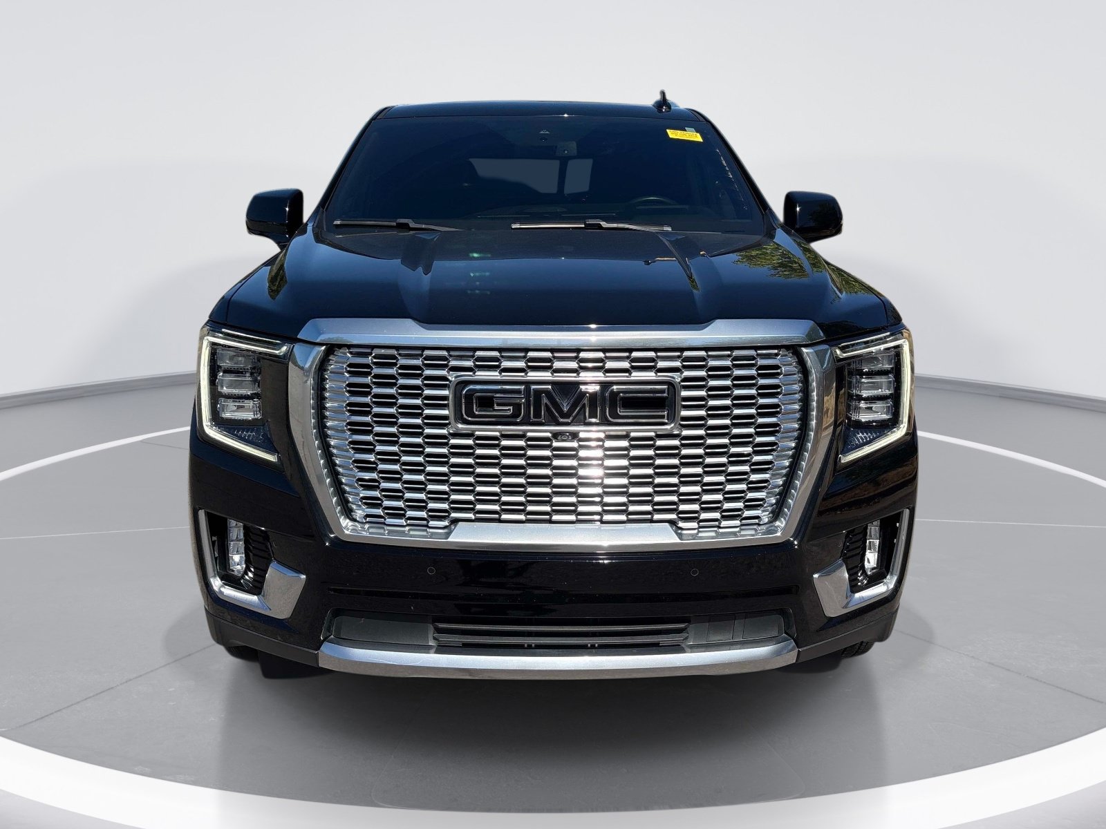Used 2022 GMC Yukon Denali AWD/4WD image 2