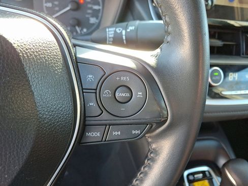 Used 2025 Toyota Corolla SE image 21