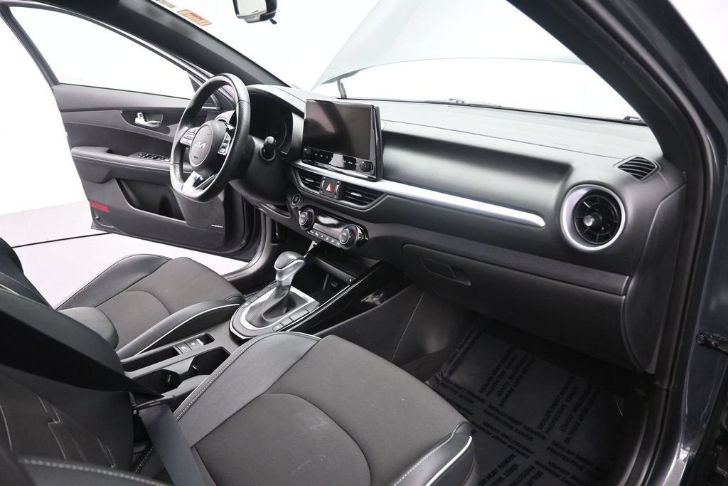 Certified 2023 Kia Forte GT-Line w/ GT-Line Premium Package FWD image 20