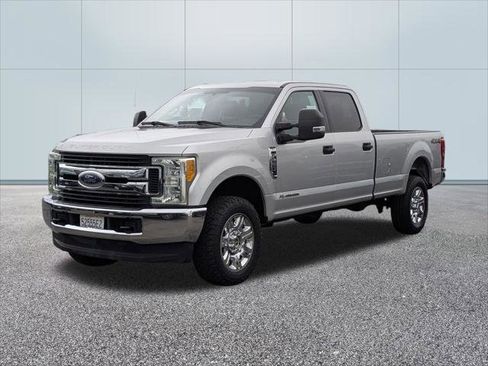 Used 2017 Ford F250 XLT image 1