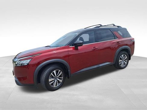Certified 2023 Nissan Pathfinder SL FWD image 4