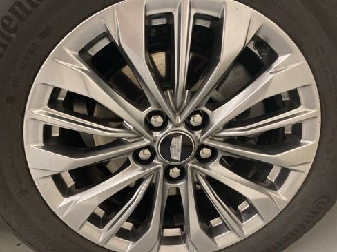 Used 2025 Cadillac XT4 Premium Luxury image 24