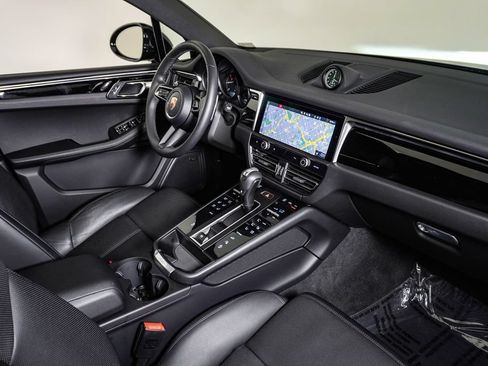 Certified 2026 Porsche Macan AWD/4WD image 14
