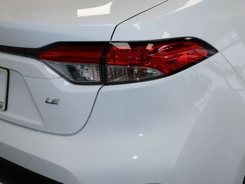 Used 2022 Toyota Corolla LE FWD image 13