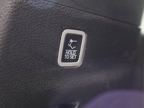 Used 2024 Jeep Wagoneer L Series III w/ Flexible Seating Group image 20