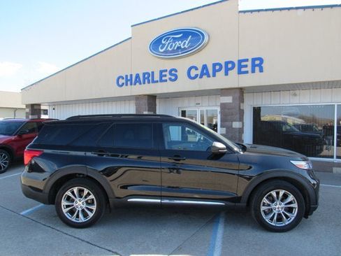 Used 2023 Ford Explorer XLT w/ Equipment Group 202A AWD/4WD image 4